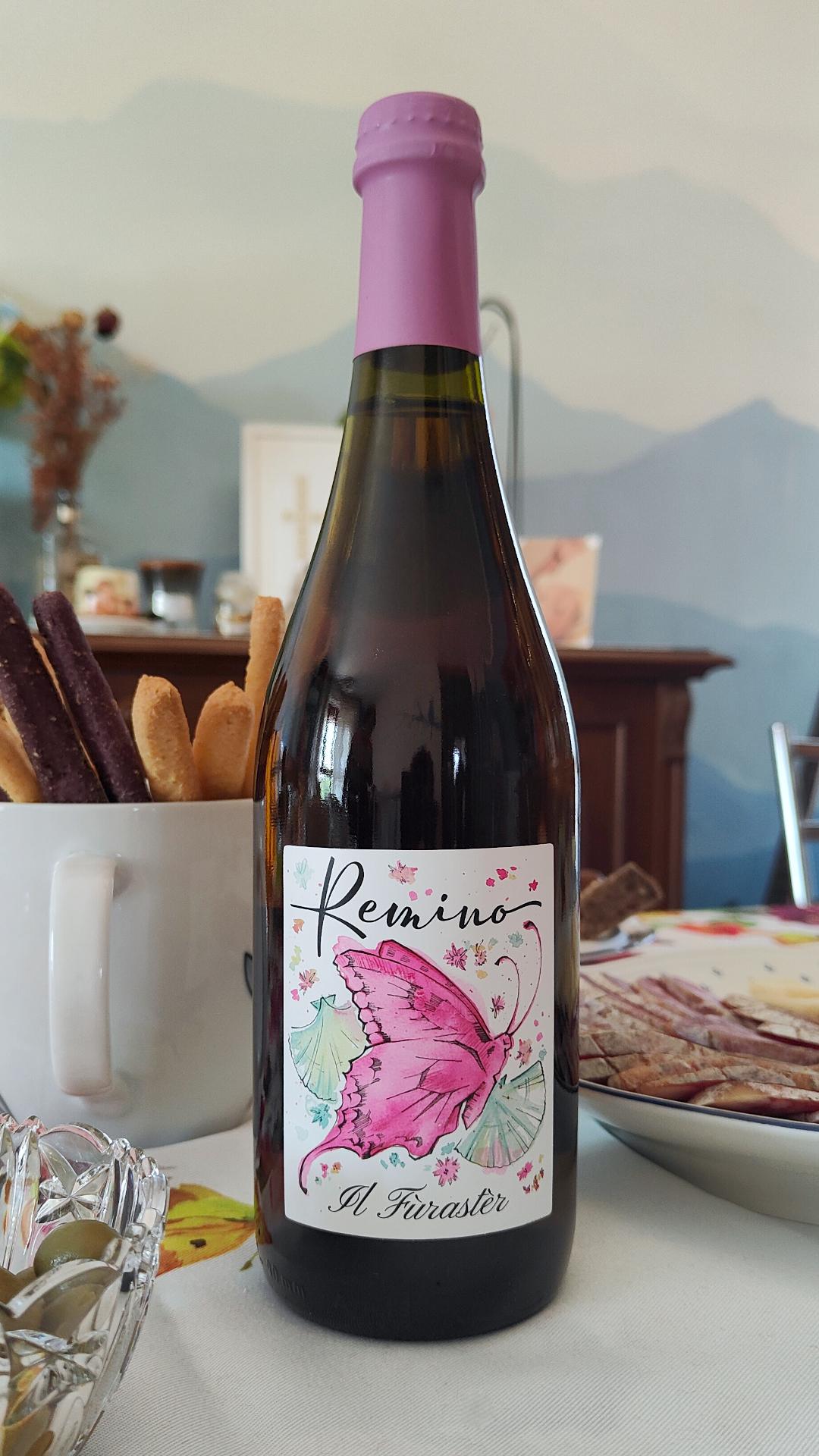 illustrated italian craft wine label